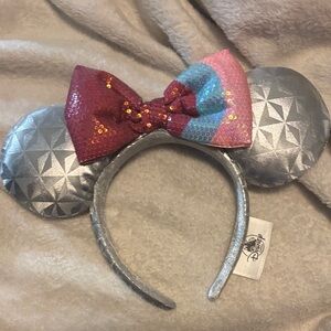 Bubblegum Wall Bow Ears Headband